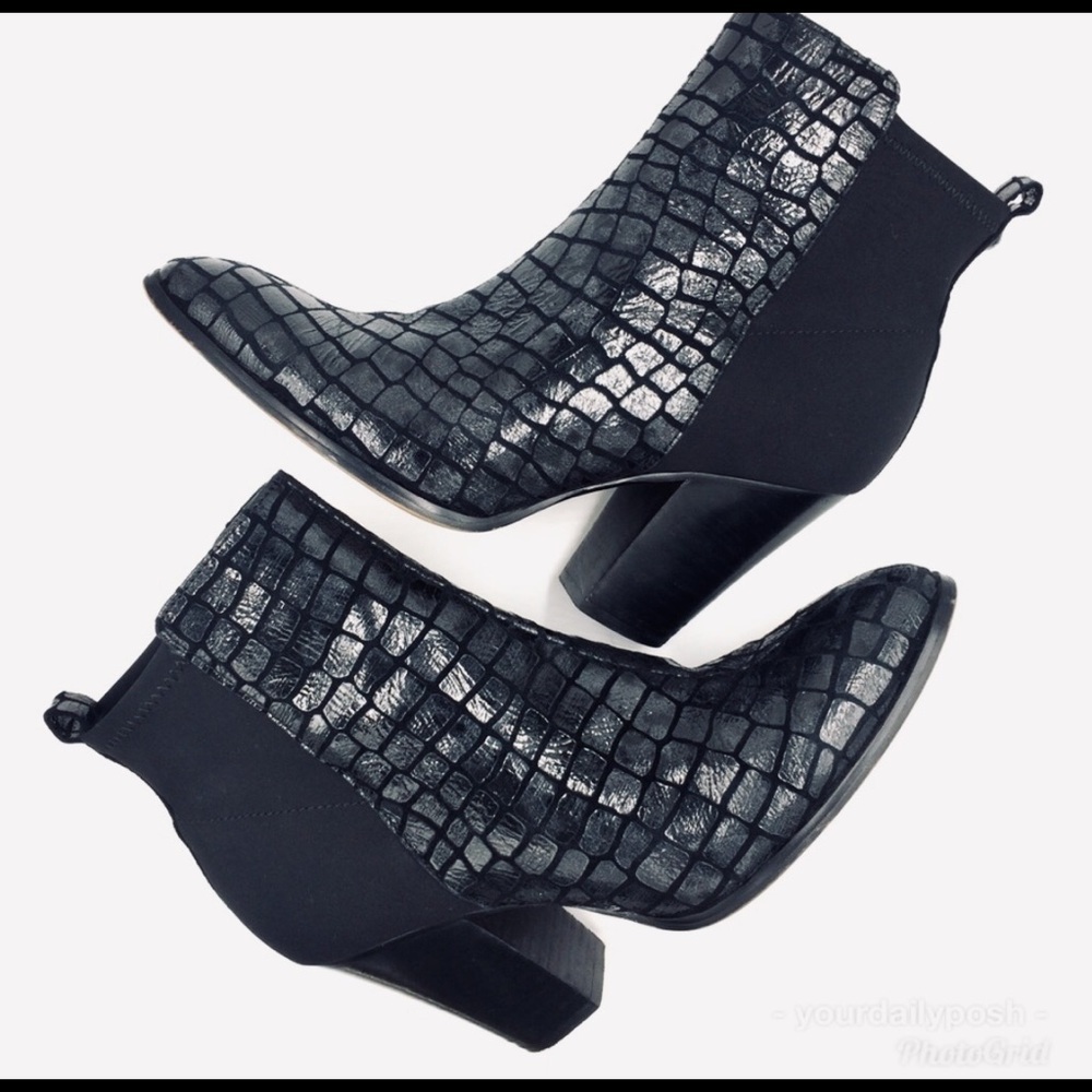 Donald J Pliner Leather Booties